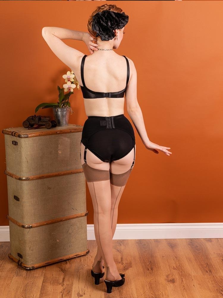 H2073 - Nylons mit Naht